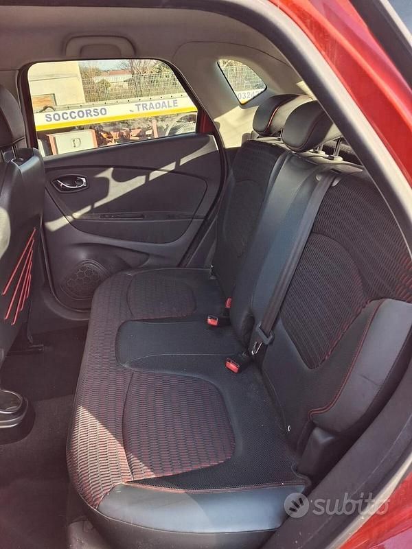 Usata Renault Captur Life 90 CV (66 kW) 2016 Rosso SUV