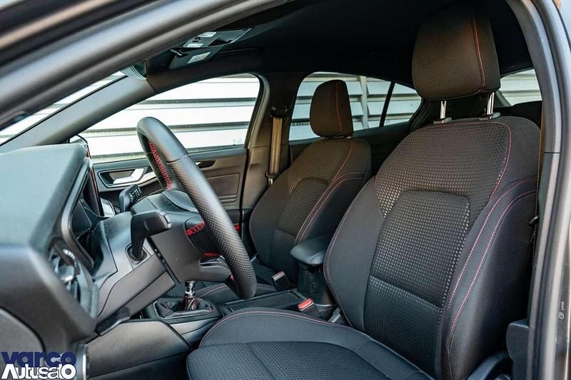 Usata Ford Focus ST-Line 125 CV (91 kW) 2024 Grigio magnetic Monovolume