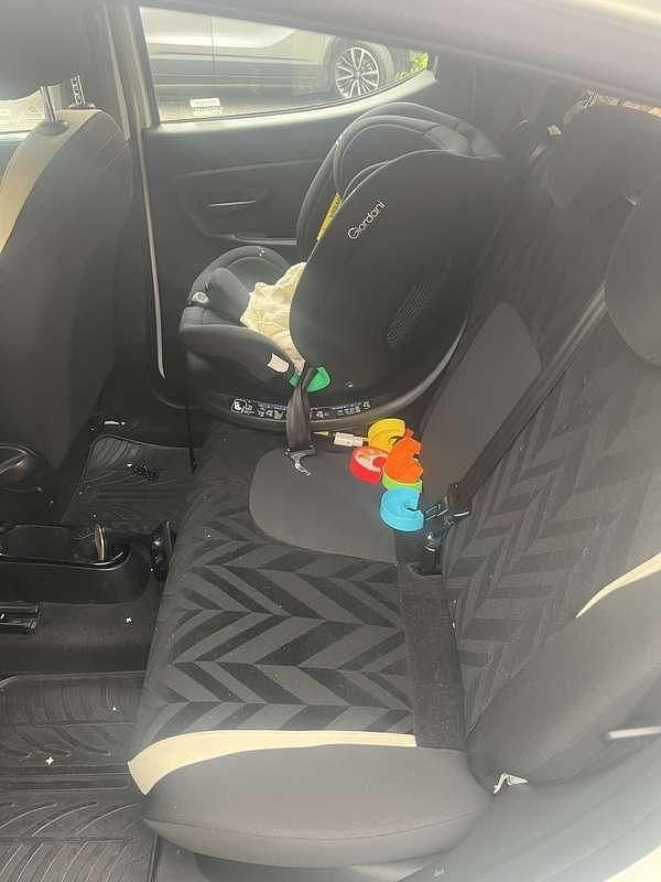 Usata Lancia Ypsilon Gold 69 CV (50 kW) 2017 Bianco Utilitaria