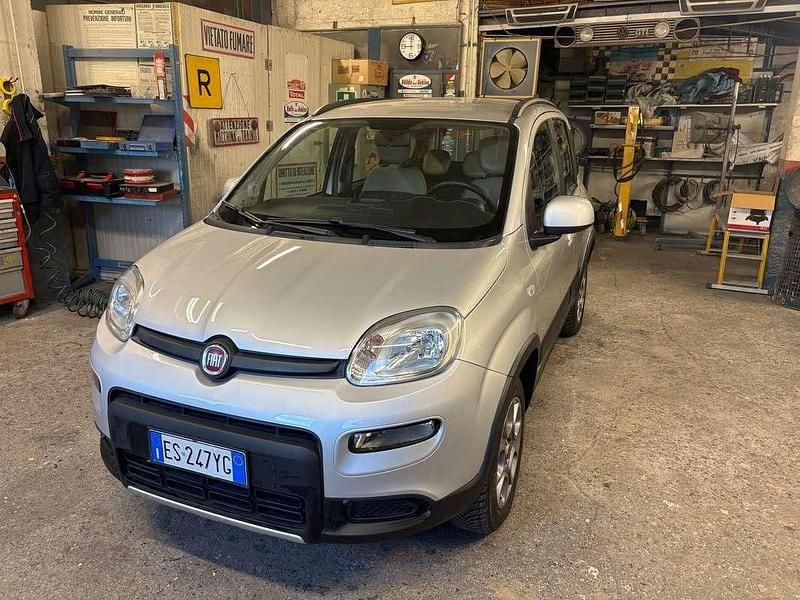 Usata Fiat Panda 4x4 75 CV (55 kW) 2012 Grigio Utilitaria