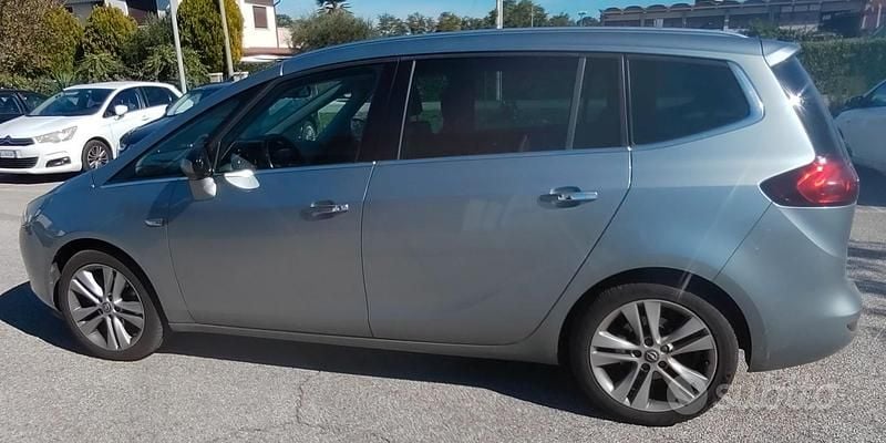 Grigio Usata 2012 Opel Zafira Tourer Cosmo Monovolume | 3000 € (Buon prezzo) - Immagine 1/4