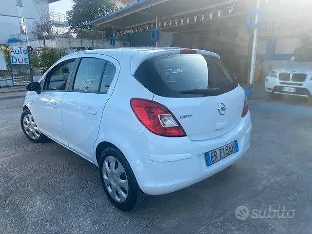 Usata Opel Corsa 85 CV (62 kW) 2013 Bianco Utilitaria