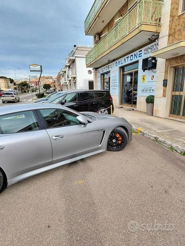 Usata Porsche Panamera 250 CV (183 kW) 2012 Grigio Utilitaria