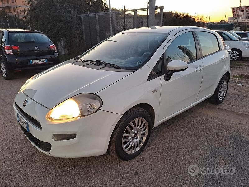 Usata Fiat Punto 77 CV (56 kW) 2015 Bianco Utilitaria