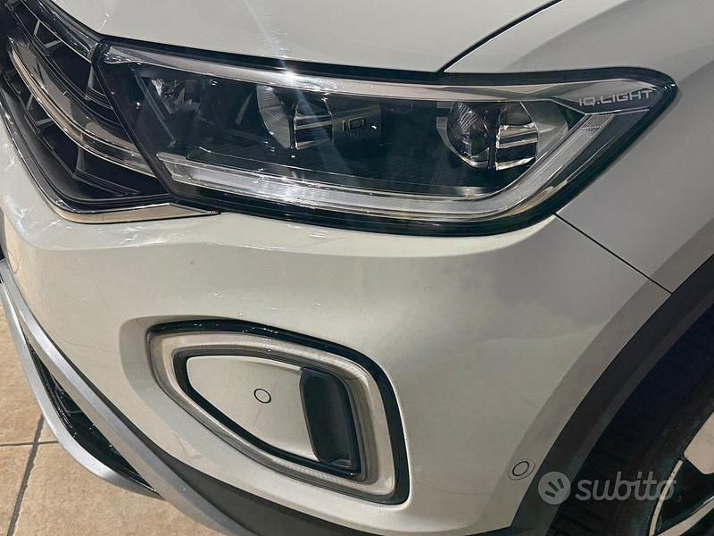 Usata VW T-Roc Style 149 CV (109 kW) 2022 Beige SUV