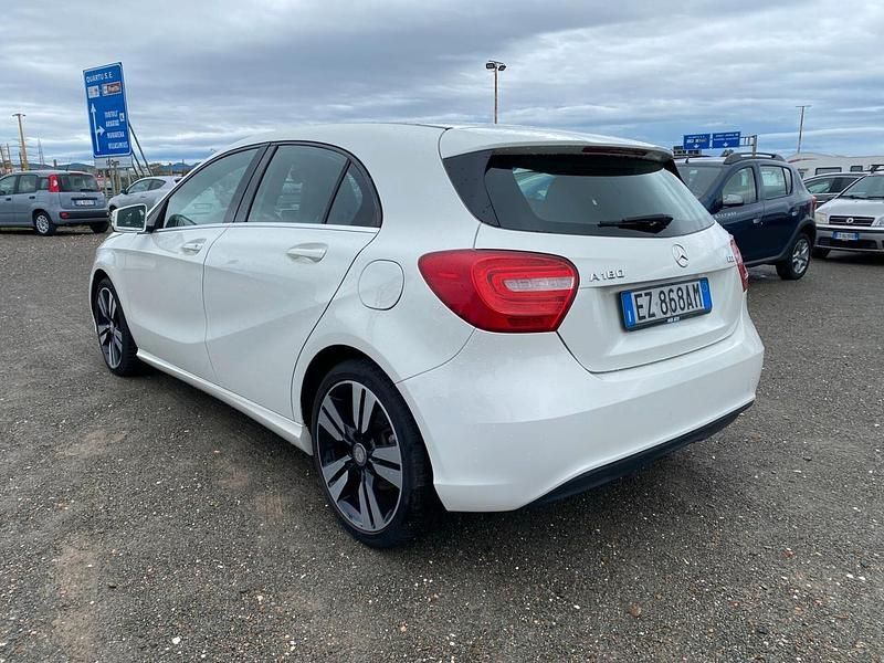 Usata Mercedes A180 110 CV (80 kW) 2015 Bianco Berlina