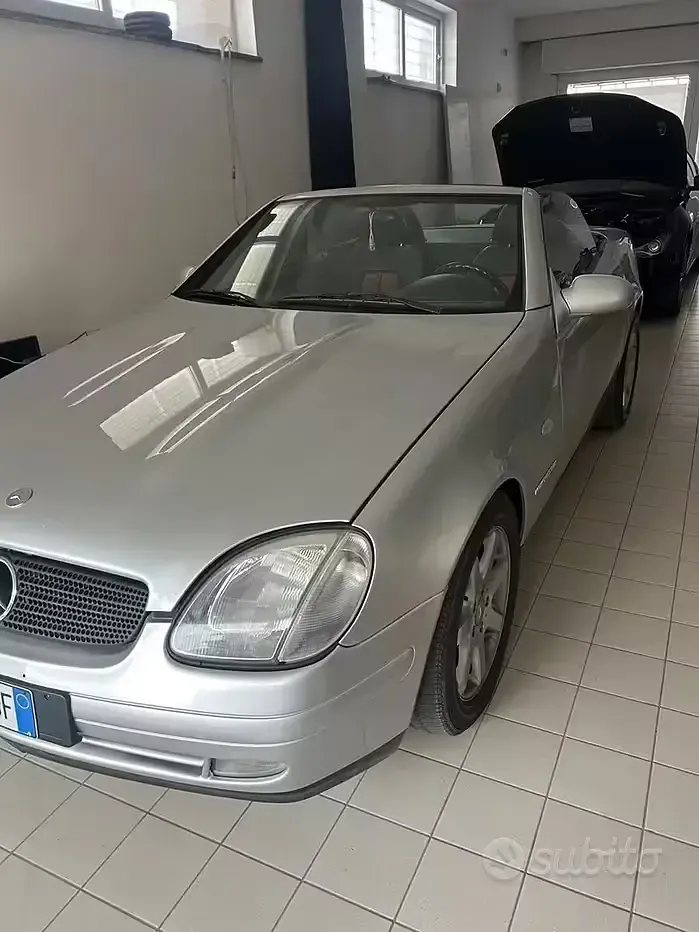 Usata Mercedes SLK200 192 CV (141 kW) 1996 Grigio Cabrio