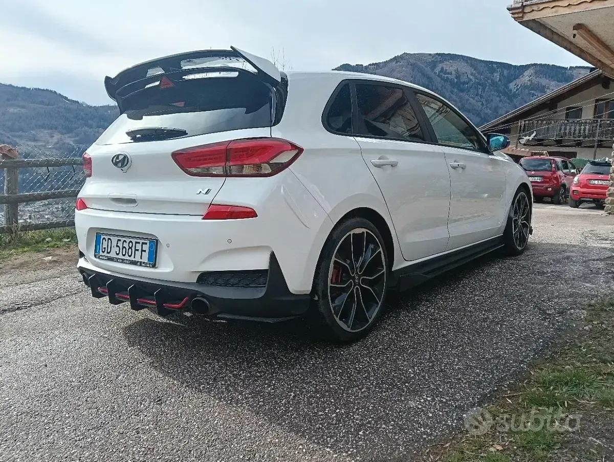 Usata Hyundai i30 N Performance 275 CV (202 kW) 2018 Bianco Berlina