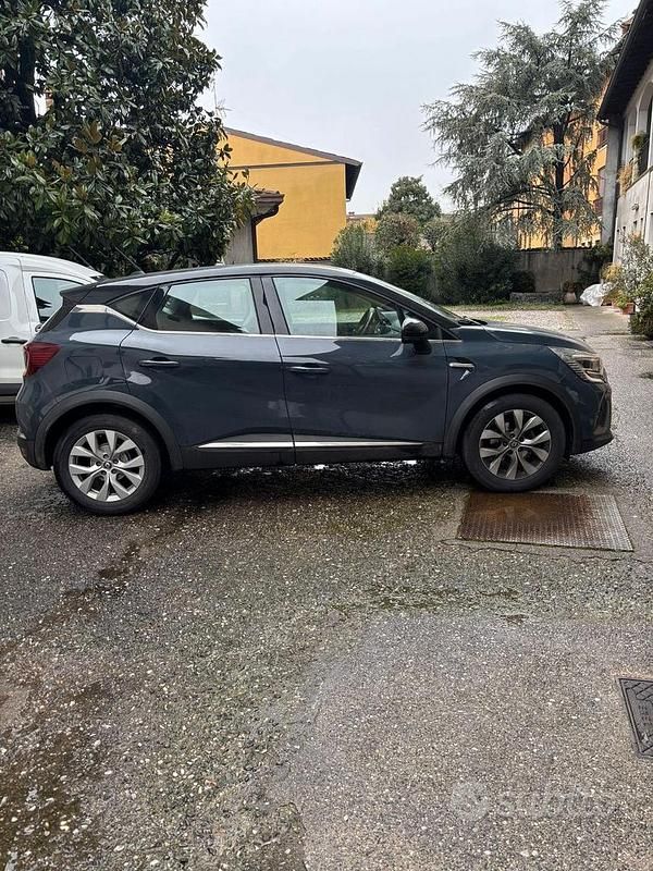 Usata Renault Captur 100 CV (73 kW) 2021 Blu SUV