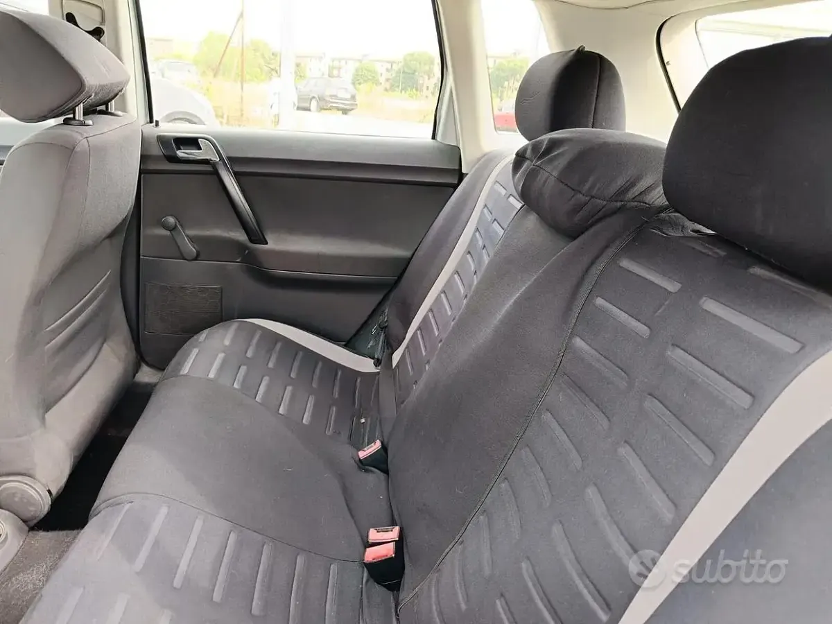 Usata VW Polo 64 CV (47 kW) 2006 Grigio Utilitaria
