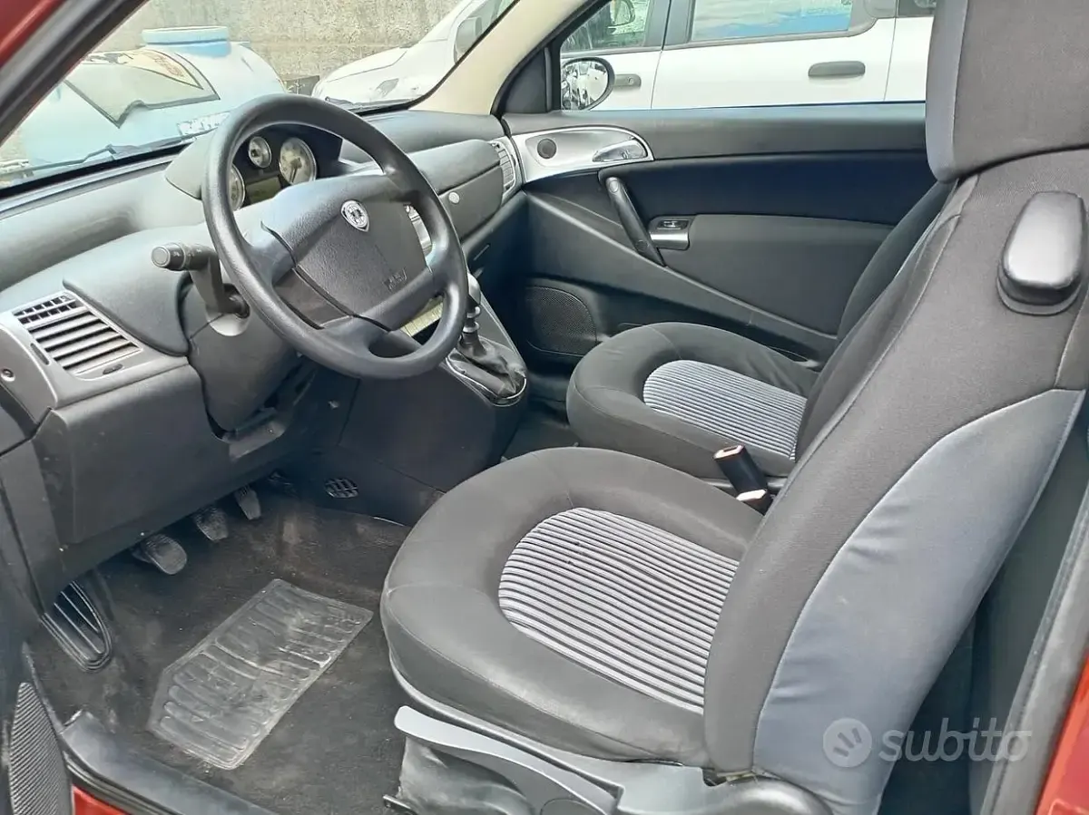 Usata Lancia Ypsilon 60 CV (44 kW) 2007 Rosso Utilitaria