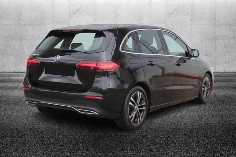Usata Mercedes B180 Advanced 116 CV (85 kW) 2024 Nero Monovolume