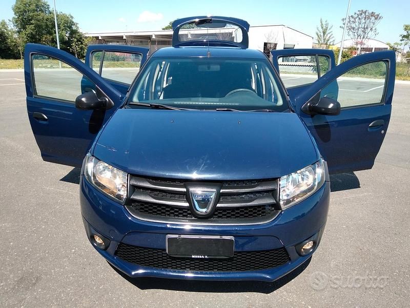 Usata Dacia Sandero 75 CV (55 kW) 2016 Blu Berlina