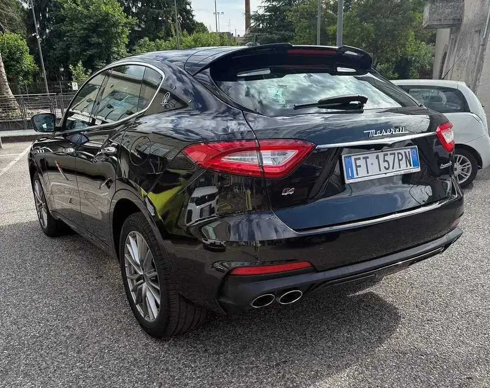 Usata Maserati Levante 250 CV (183 kW) 2019 Nero SUV