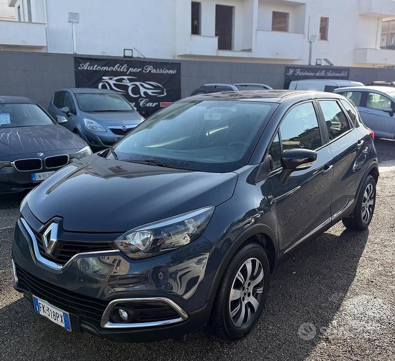 Blu Usata 2017 Renault Captur Intens SUV | 5699 € (Ottimo prezzo) - Immagine 1/4