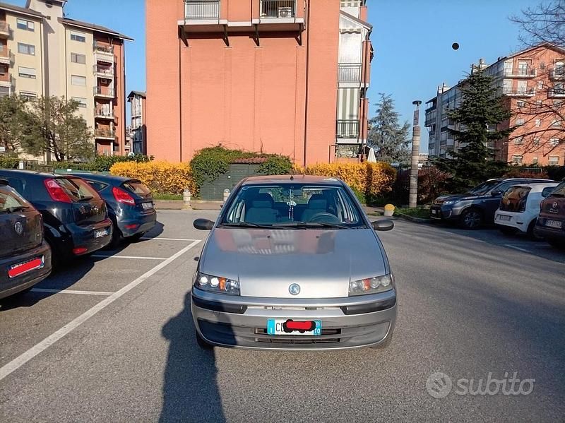 Usata Fiat Punto 80 CV (58 kW) 2002 Grigio Utilitaria