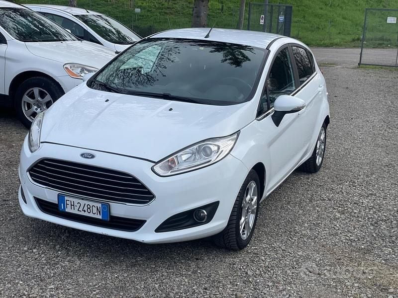 Usata Ford Fiesta Titanium 75 CV (55 kW) 2017 Bianco Berlina