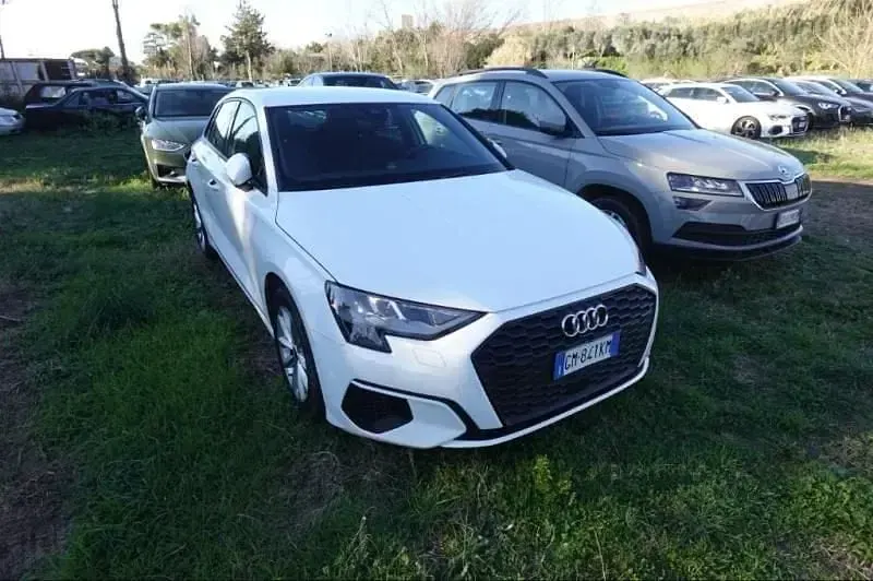 Usata Audi A3 Sportback 110 CV (80 kW) 2023 Bianco Utilitaria