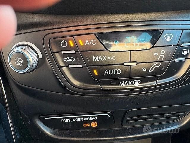 Usado Ford B-MAX Titanium 100 CV (73 kW) 2015 Azul Monovolumen