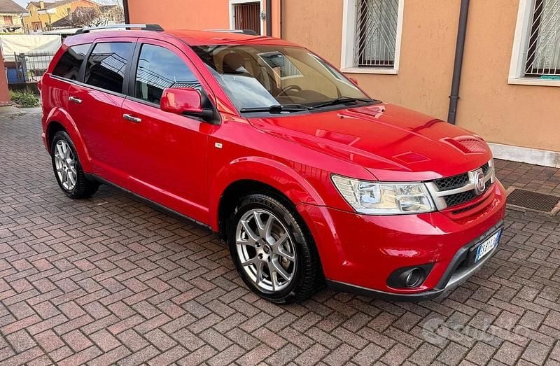 Usata Fiat Freemont Lounge 170 CV (125 kW) 2013 Rosso SUV