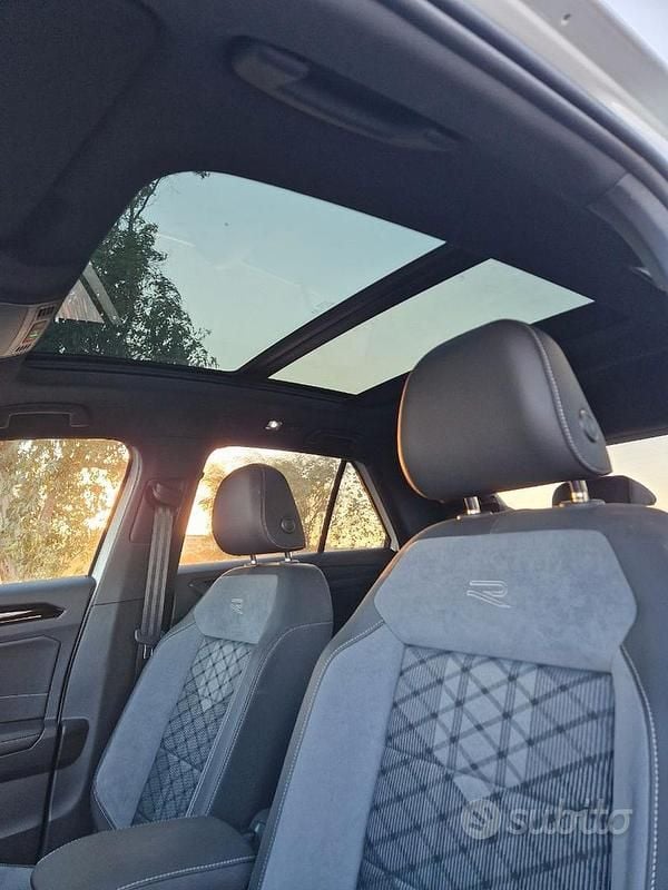 Usata VW T-Roc R-line 150 CV (110 kW) 2023 Bianco SUV