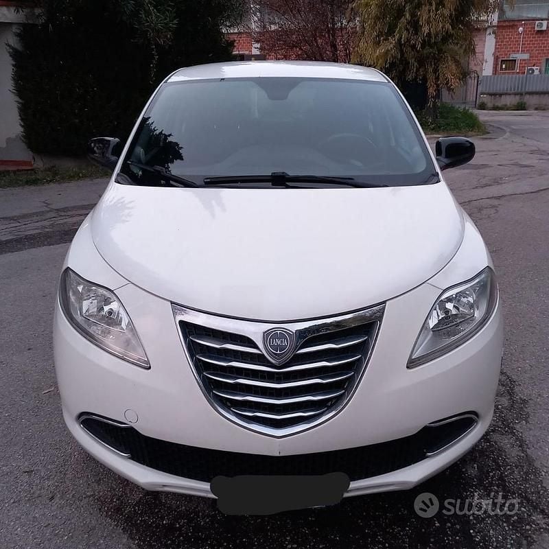 Usata Lancia Ypsilon 2013 Bianco Utilitaria