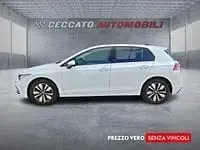 Usata VW Golf VIII Life 150 CV (110 kW) 2023 Bianco Utilitaria