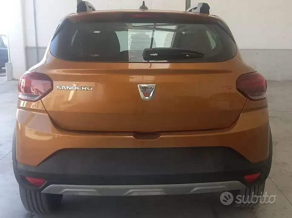 Usata Dacia Sandero Stepway 90 CV (66 kW) 2022 Arancione SUV