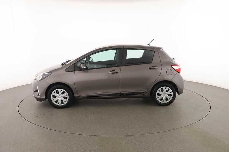 Usata Toyota Yaris Active 70 CV (51 kW) 2017 Grigio