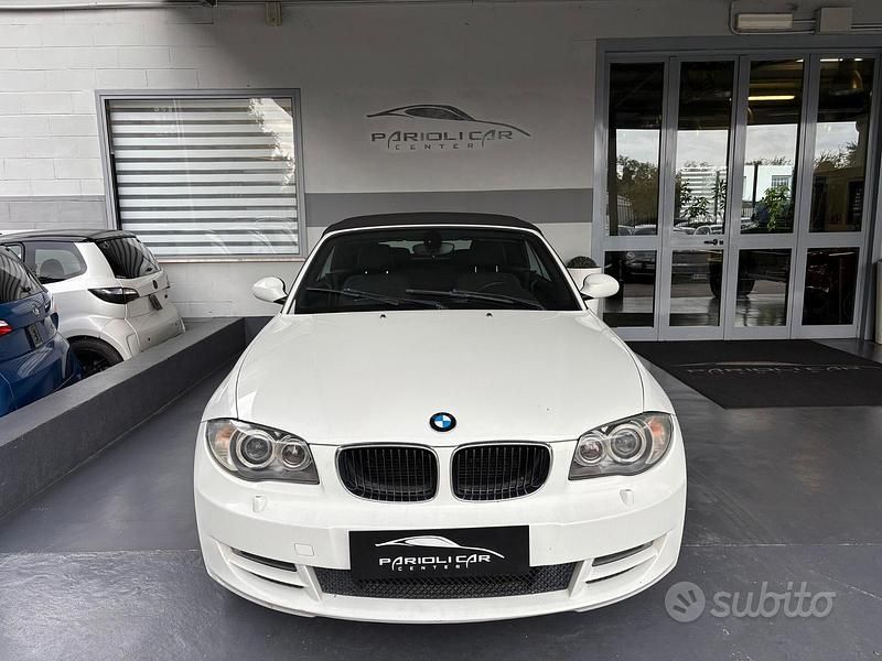Bianco Usata 2009 BMW 118 Cabriolet Cabrio | 8400 € (Buon prezzo) - Immagine 1/4