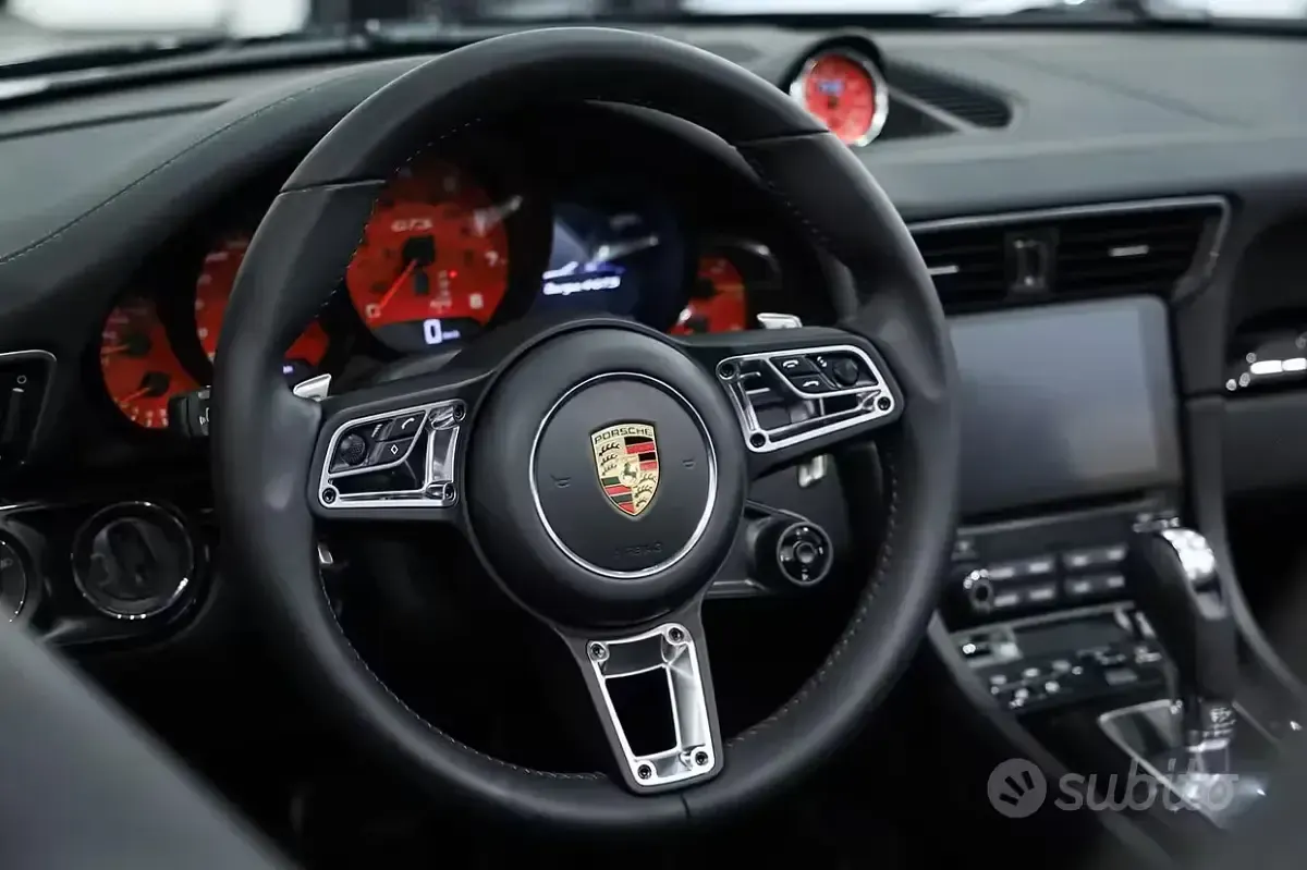 Usata Porsche 911 Carrera 4 GTS Targa 450 CV (330 kW) 2018 Nero Cabrio