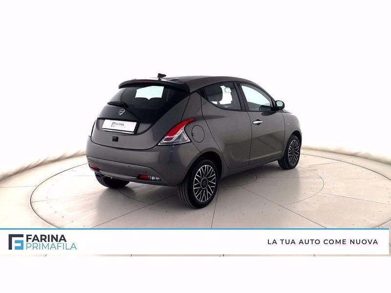 Usata Lancia Ypsilon S 69 CV (50 kW) 2024 Grigio scuro Utilitaria