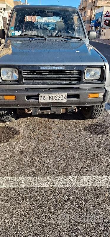 Usata 1992 Daihatsu Feroza SUV | 4500 € - Immagine 1/4