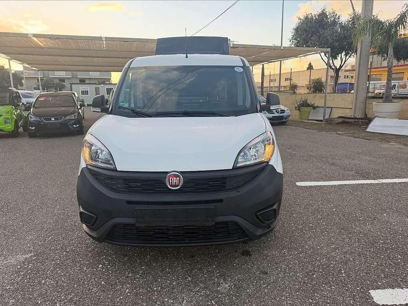 Usata Fiat Doblò Dynamic 84 CV (61 kW) 2021 Bianco Monovolume