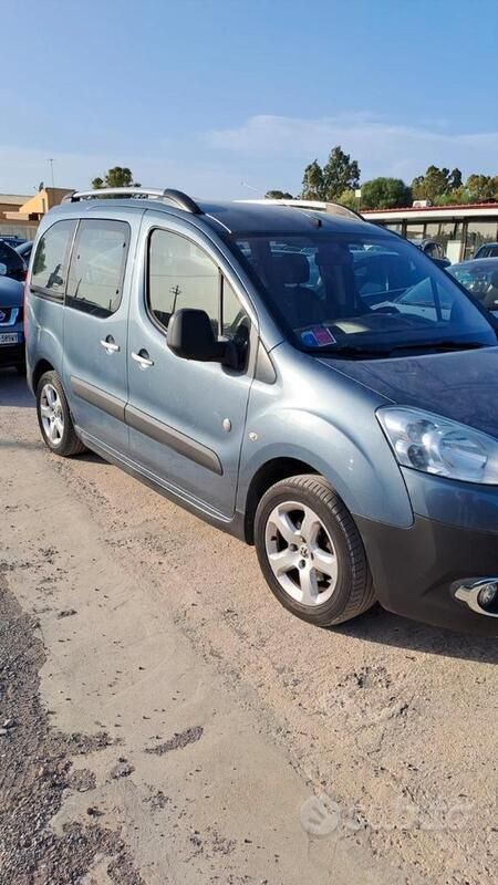 Usata Peugeot Partner 2009 Grigio Monovolume