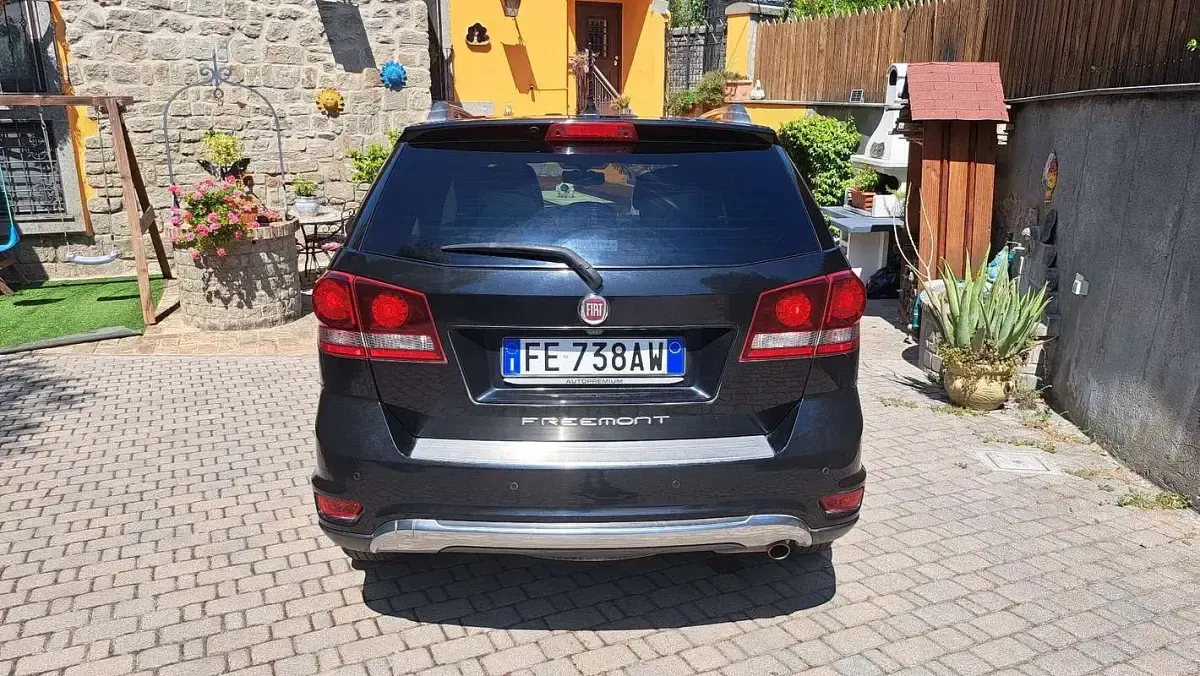 Usata Fiat Freemont Black Code 170 CV (125 kW) 2016 SUV