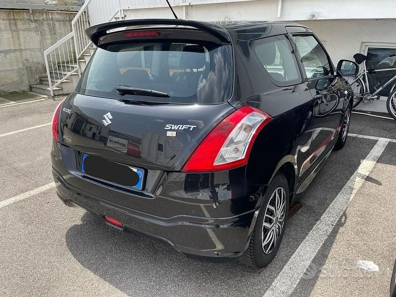 Usata Suzuki Swift 94 CV (69 kW) 2011 Nero Utilitaria