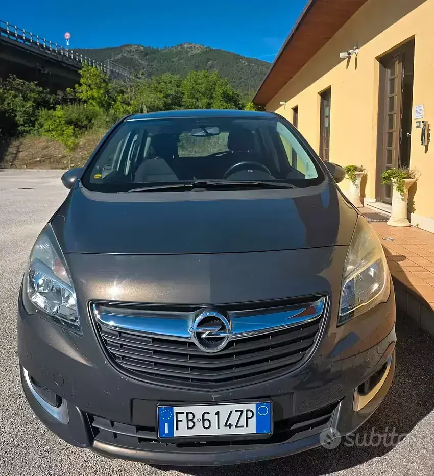 Usata Opel Meriva 101 CV (74 kW) 2016 Marrone Monovolume