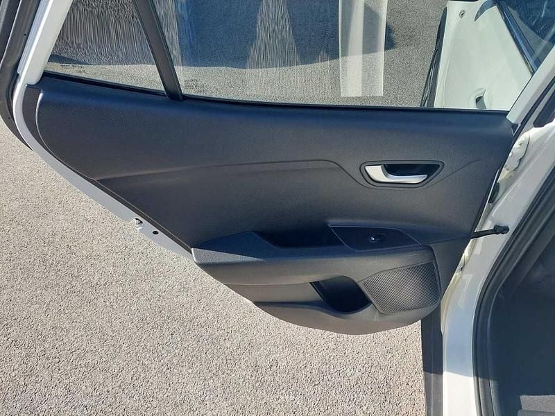 Usata Kia Stonic Style 100 CV (73 kW) 2021 Bianco SUV