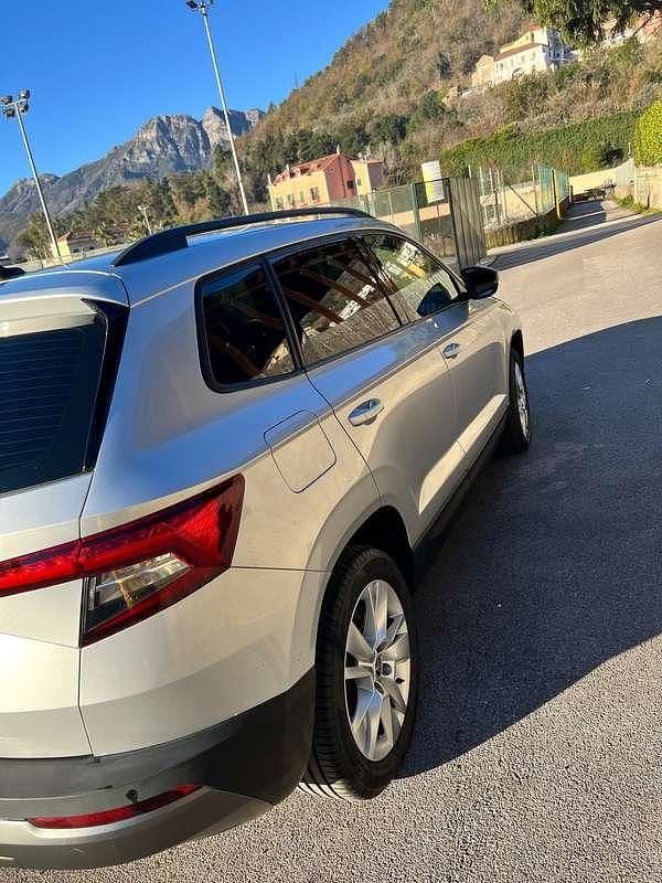 Grigio Usata 2021 Skoda Karoq Ambition SUV | 22.000 € (Buon prezzo) - Immagine 1/4