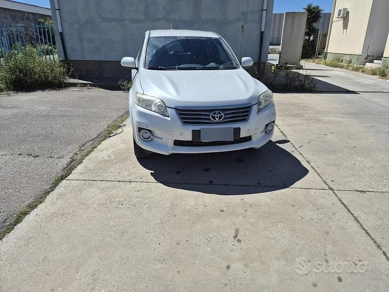 Usata Toyota RAV4 150 CV (110 kW) 2012 Bianco SUV