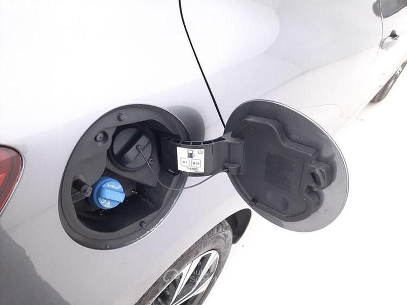 Usado Renault Clio V 101 CV (74 kW) 2023 Gris Berlina