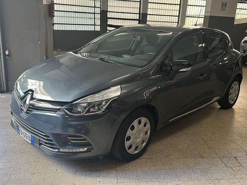 Grigio Usata 2019 Renault Clio IV Zen Tre volumi | 9900 € (Ottimo prezzo) - Immagine 1/4