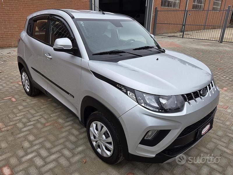 Usata Mahindra KUV100 87 CV (63 kW) 2022 Grigio SUV