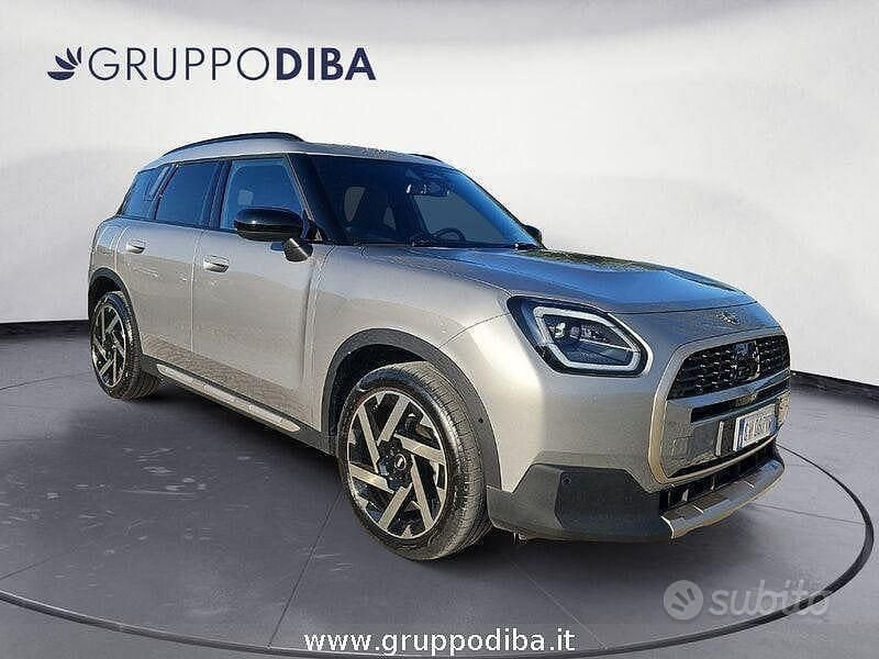 Usata Mini Countryman Favoured 163 CV (119 kW) 2024 Argento SUV