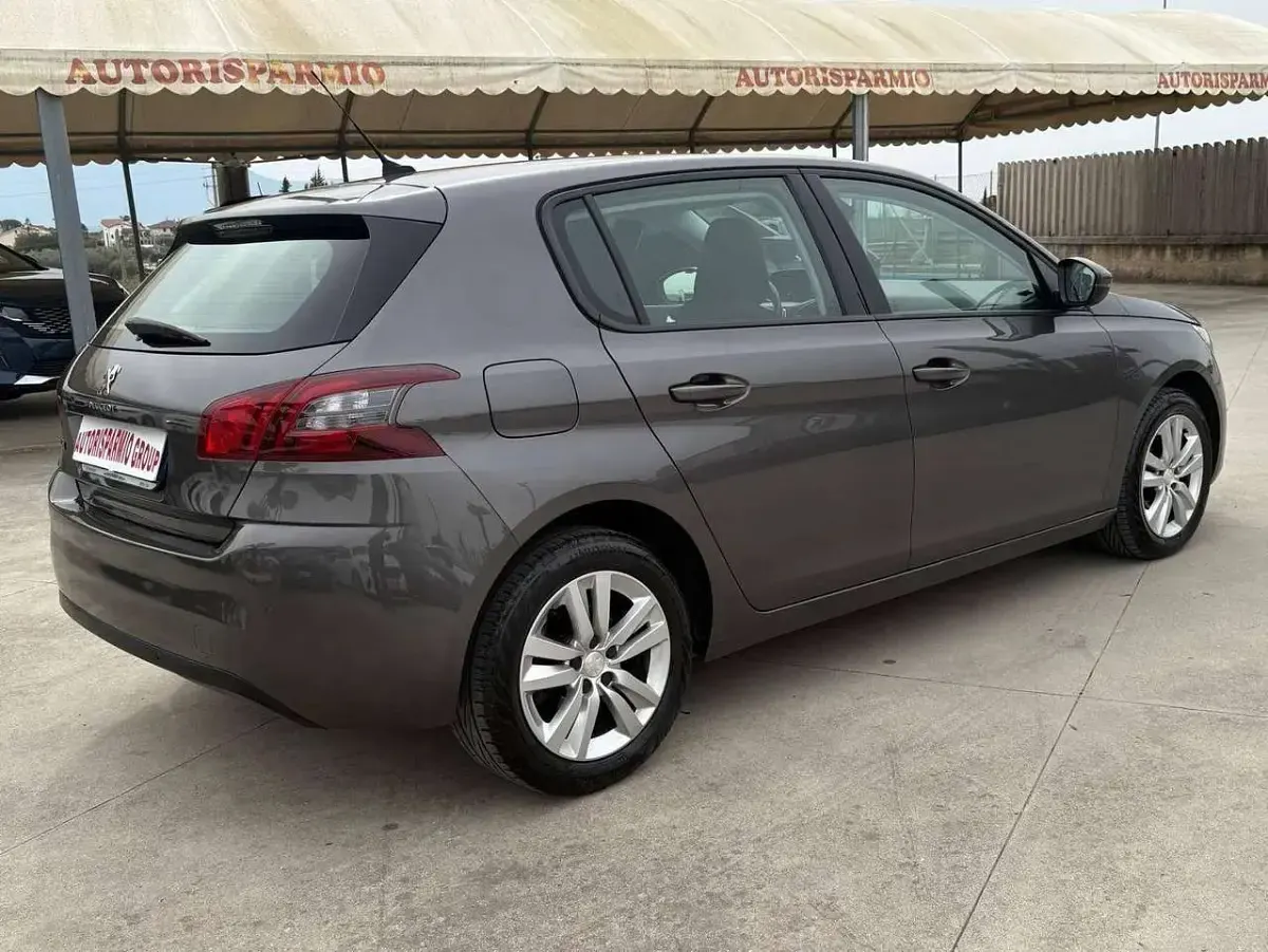 Usata Peugeot 308 Business-Line 131 CV (96 kW) 2021 Grigio Berlina
