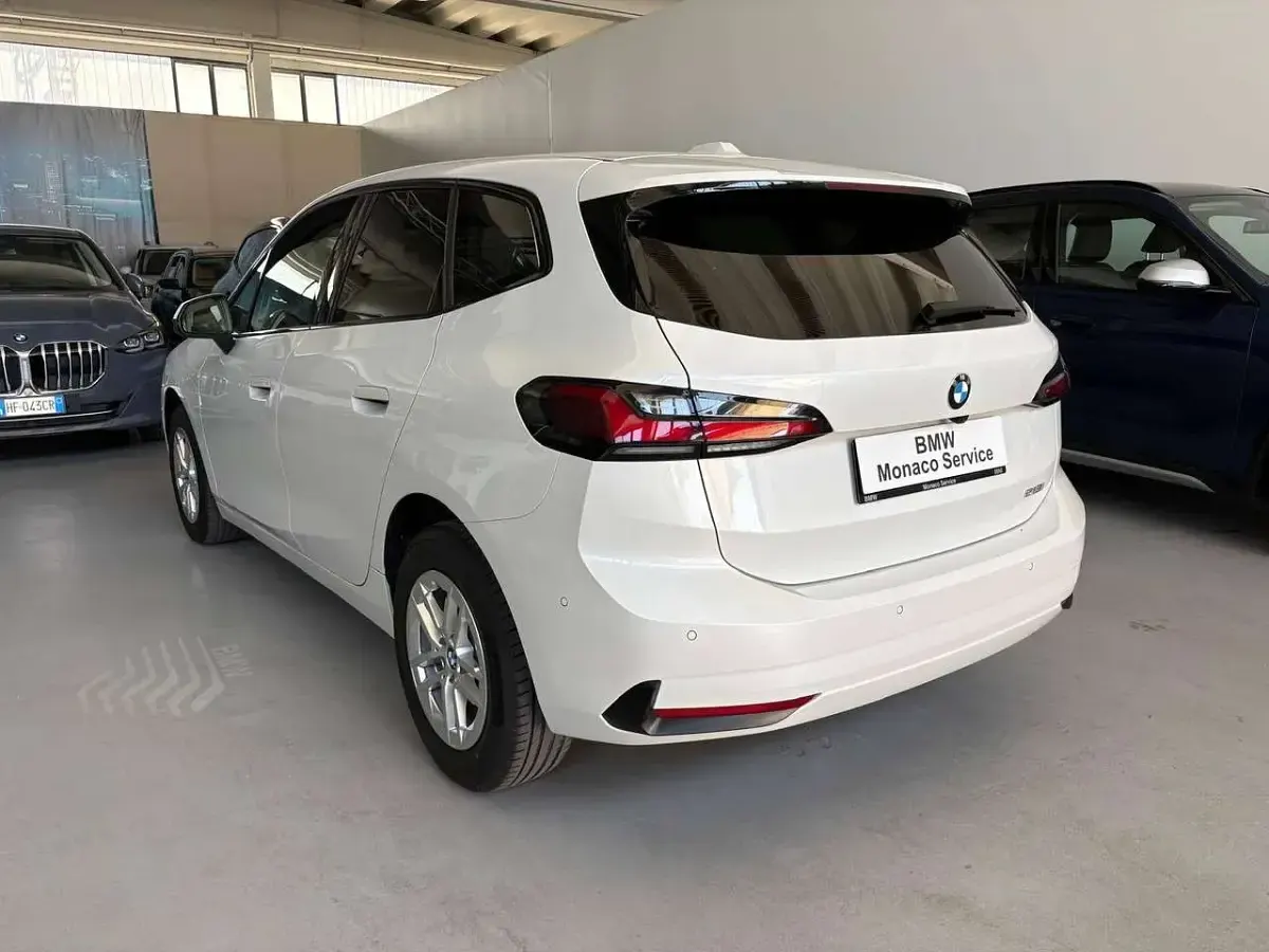 Usata BMW 218 Active Tourer 136 CV (100 kW) 2025 Mineralweiss metallic Monovolume