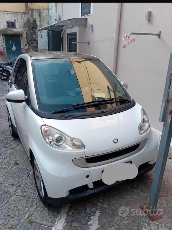 Bianco Usata 2009 Smart ForTwo Coupé Coupé | 4000 € (Buon prezzo) - Immagine 1/4