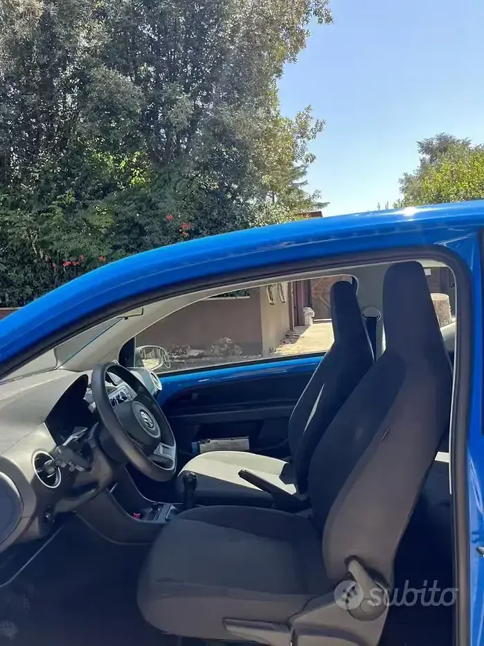 Usata VW up! 60 CV (44 kW) 2016 Bluazzurro Utilitaria
