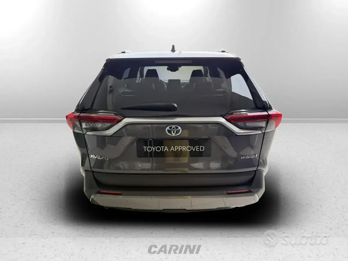 Usata Toyota RAV4 Hybrid Lounge 178 CV (130 kW) 2021 Grigio SUV